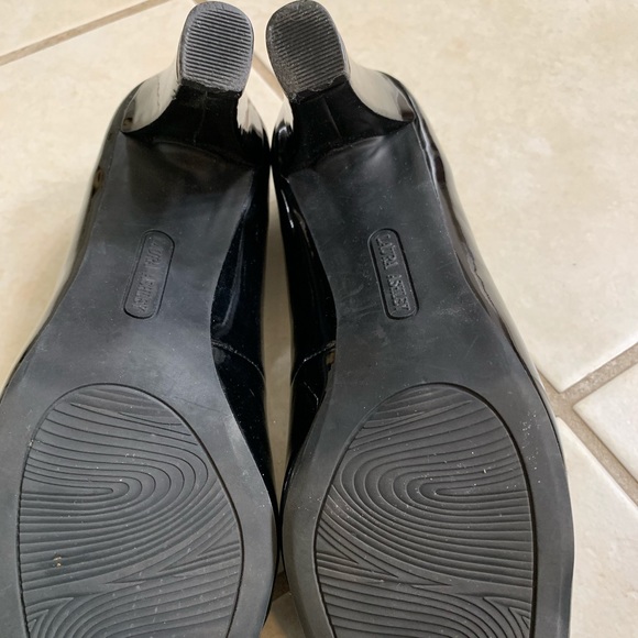 Laura Ashley black heels. - Picture 6 of 6